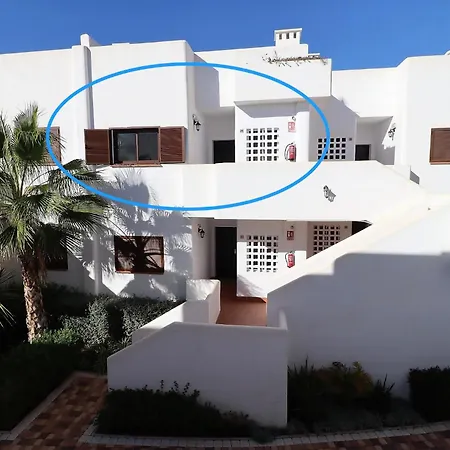 Veleros Apto De Lujo Al Lado Del Mar San Juan De Los Terreros